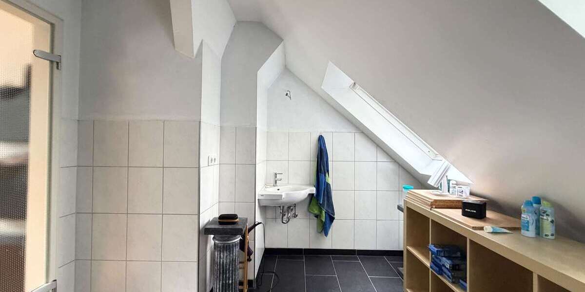 Mehrfamilienhaus mit 3 Wohneinheiten in ruhiger Sackgassenlage - Mehrfamilienhaus, Wohnhaus Oberhausen Alstaden | Angebot:27493794