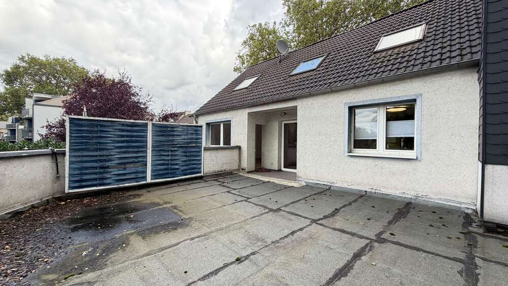 Mehrfamilienhaus mit 3 Wohneinheiten in ruhiger Sackgassenlage - Mehrfamilienhaus, Wohnhaus Oberhausen Alstaden | Angebot:27493794