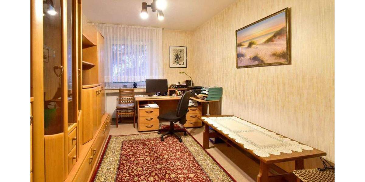 Leben und Leben lassen! Schöne, ruhige Wohnung mit Balkon und TG-Stellplatz 4 zimmer