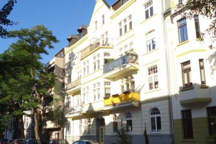 Charmante Altbauwohnung mit Balkon im 3. OG – sofort bezugsfrei zimmer