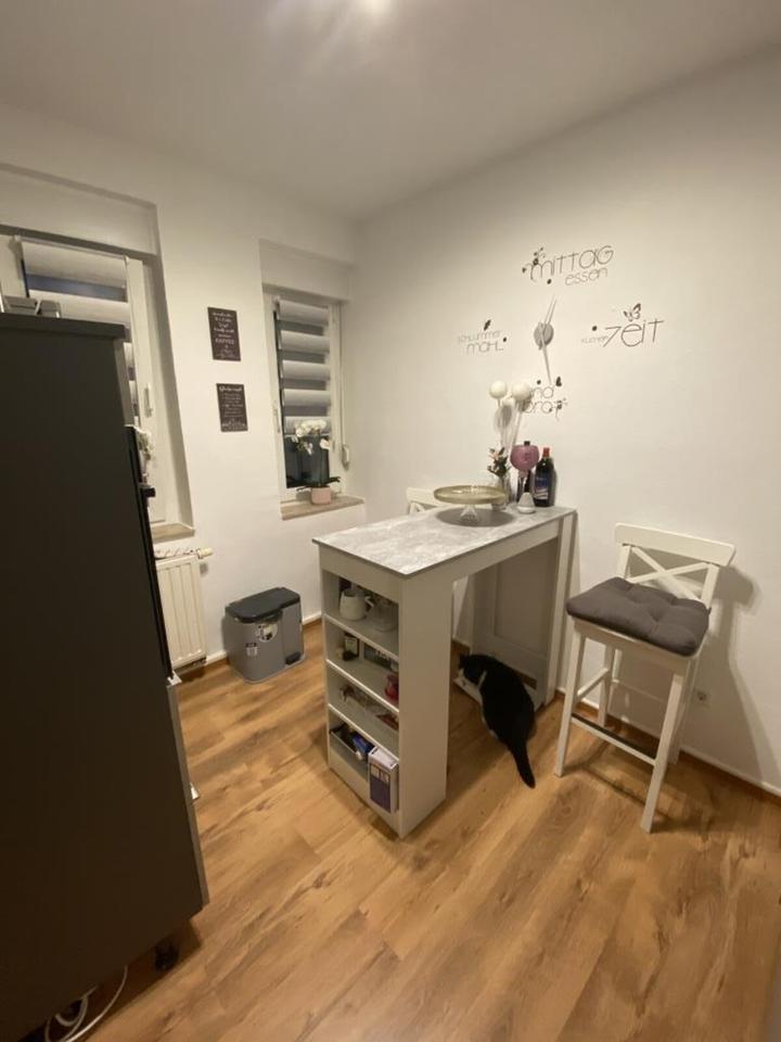 Bei VIVAWEST die Sonnenstrahlen auf dem eigenen Balkon genießen. zimmer