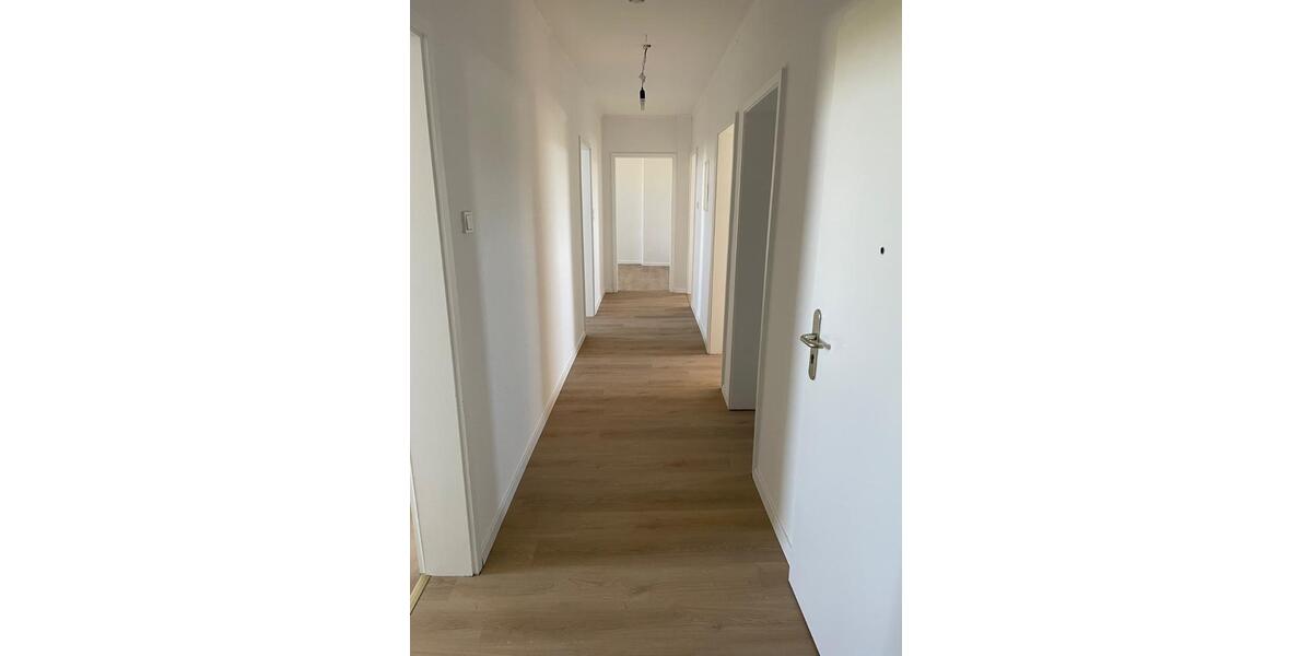 Dachgeschoßwohnung Bochum Bochum-Südwest - 4 Zimmer, 96 m&sup2;, 575&euro; | Angebot:25637333