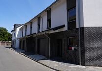 Provisionsfrei* Neubau Mittelhaus mit PV 10,4 KW integrierter Garage Energiebedarf 22,4 kWhm2a