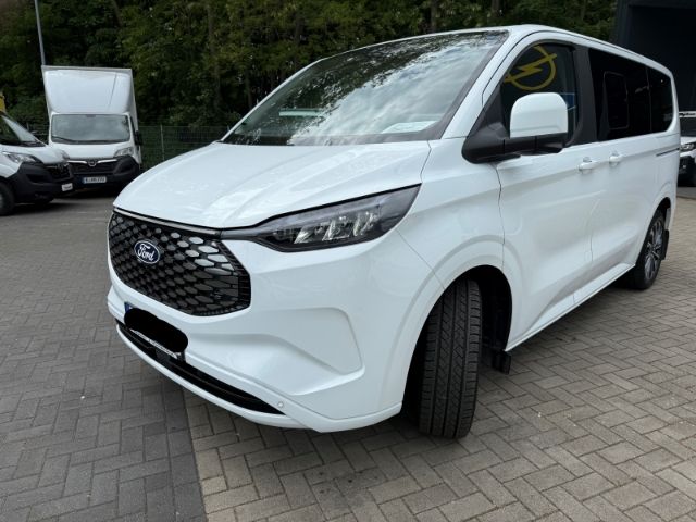 Ford Tourneo Custom 13.000 km 62.475 € Essen 45356