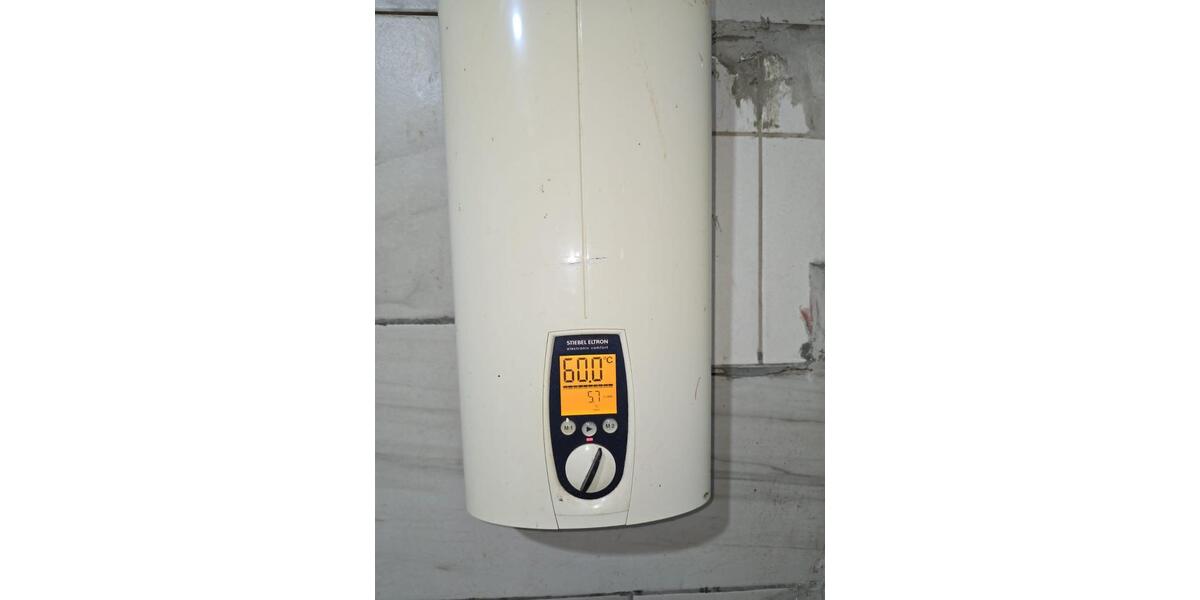 4 Zimmer +1 Durchgangszimmer, ca.108 m2, von priv. zu verm. 5 zimmer