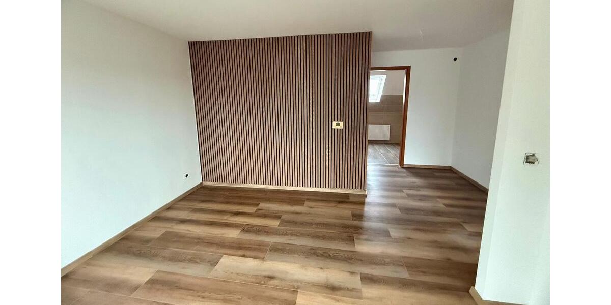 Kernsanierte DG-Wohnung am Mattlerbusch-Park 2 zimmer