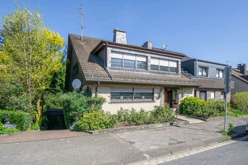 Haus zum Kaufen in Remscheid 495.000 € 252 m²