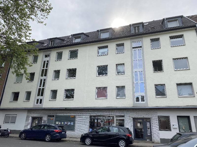 Vollmodernisierte 2-R-DG-Wohnung - zentral gelegen 2 zimmer