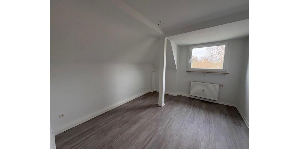 Dachgeschoßwohnung Essen Stadtbezirk V - 3 Zimmer, 62 m&sup2;, 558&euro; | Angebot:23324761