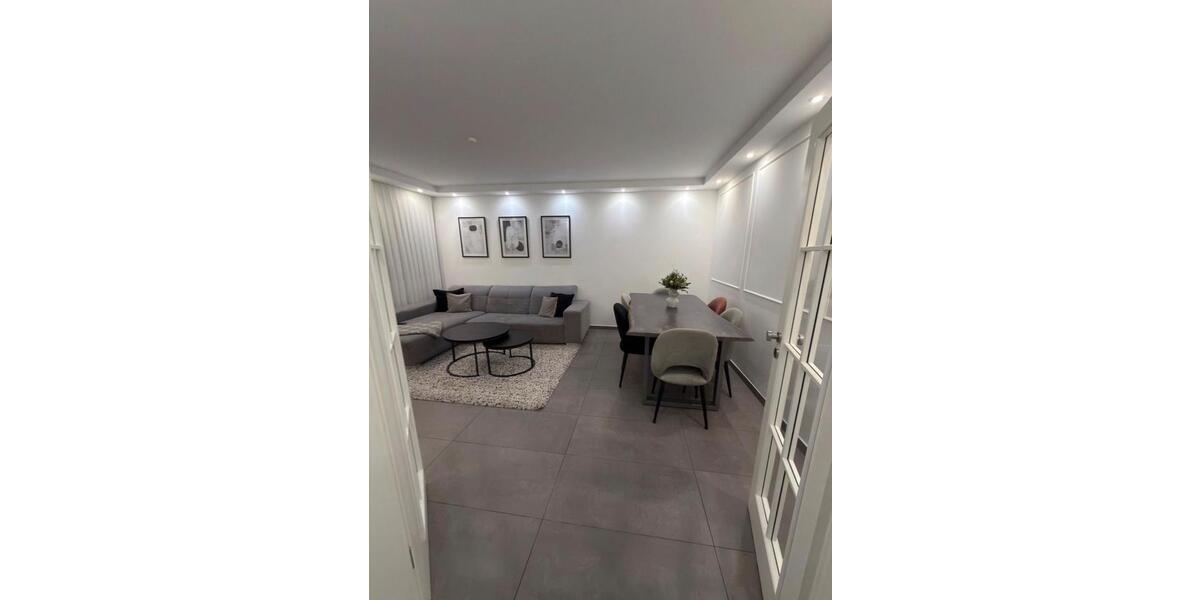 Etagenwohnung Duisburg Mittelmeiderich - 4.5 Zimmer, 87 m&sup2;, 240.000&euro; | Angebot:26502484