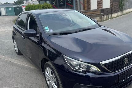 Peugeot 308 81.000 km 8.990 &euro; Gelsenkirchen 45884