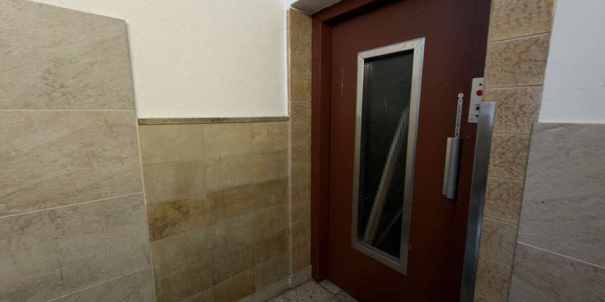 Renditestarkes Eckhaus in Essen-Stadtmitte: Vollvermietetes Wohn- und Geschäftshaus mit Aufzug 25 zimmer