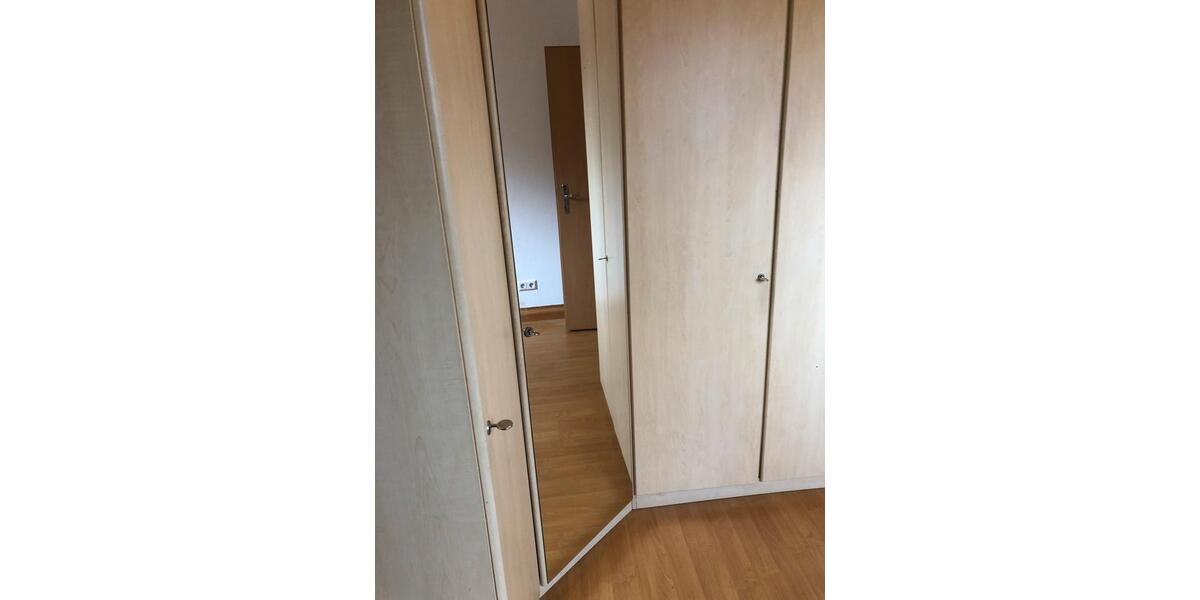 Dachgeschosswohnung mit Küche 2 er wG möglich 2 zimmer