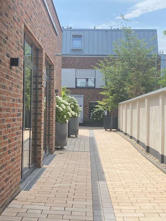Büro in Düsseldorf 378.500 € 83 m²