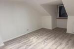 Dachgeschoßwohnung Duisburg Rheinhausen - 4.5 Zimmer, 90 m&sup2;, 900&euro; | Angebot:25142369