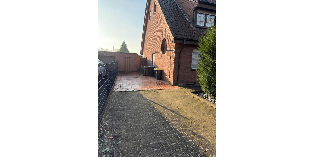 Doppelhaushälfte mal anders! Untere Etage zum Verkauf! 4.5 zimmer