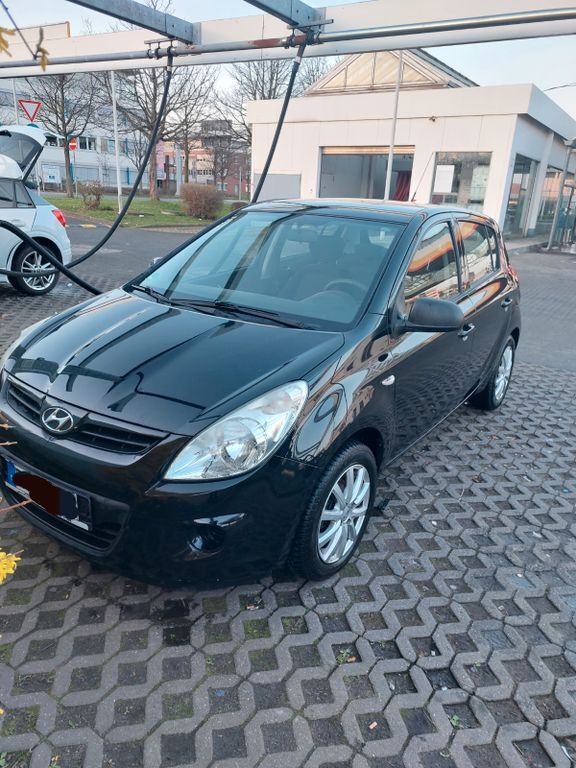i20