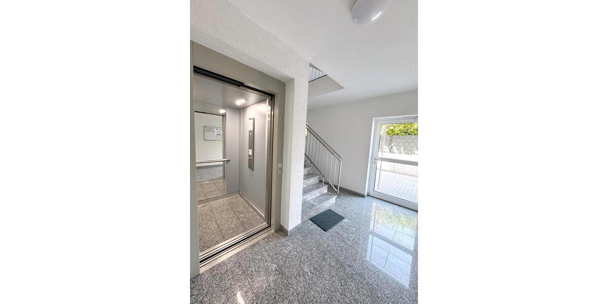 Neuwertige 2-Zimmer-Wohnung mit Terrasse und TG-Stellplatz 2 zimmer