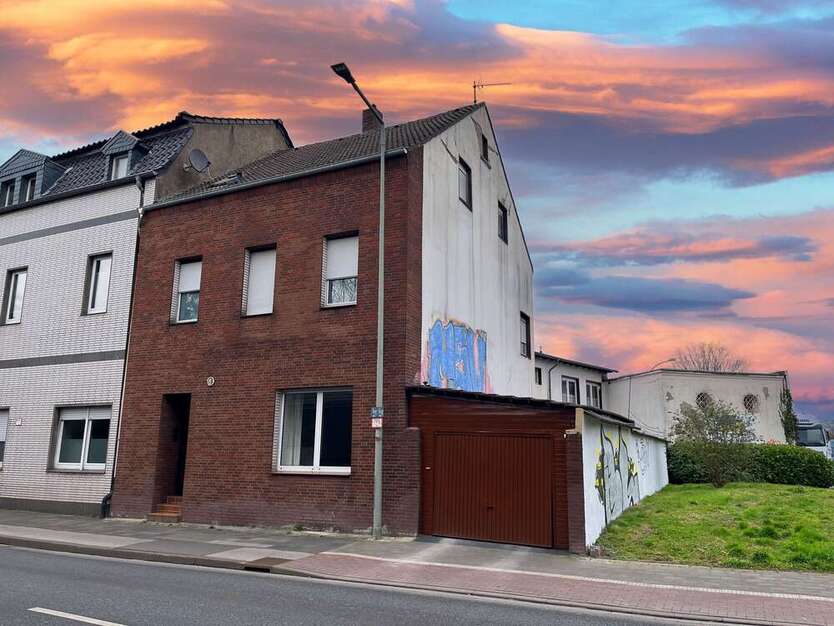 Haus zum Kaufen in Duisburg 269.000 € 260 m²