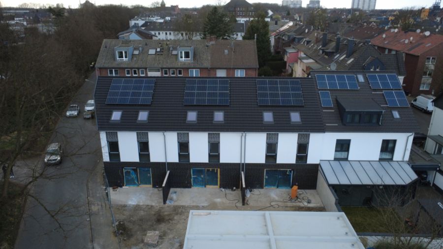 Provisionsfrei* Das letzte EinfamilienhausMittelhaus mit PV+Speicher 10,4 KW+Garage 140m zum Rheinufer Energiebedarf 22,4 kWhm2a - Einfamilienhaus Duisburg Essenberg | Angebot:27447235