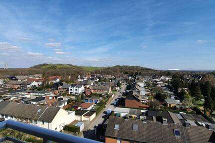 Penthouse-Feeling: 3 Zimmer, ca. 74,5 m², Balkon & sagenhafter Fernblick in Buer-Schaffrath