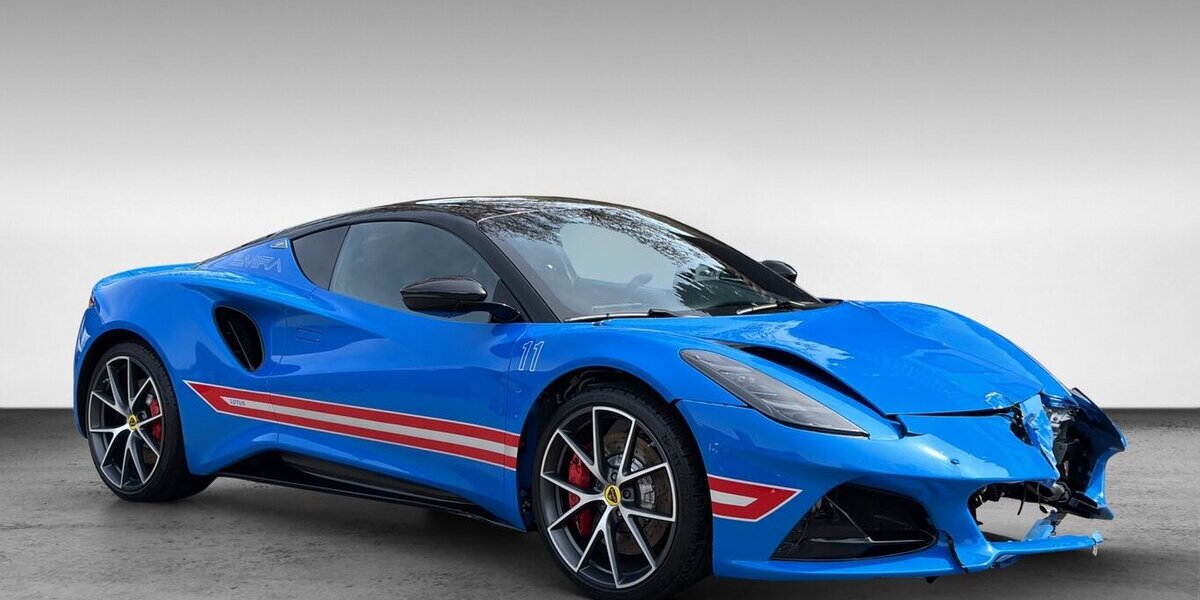Lotus Emira Limited 1 of 12 Edition DSG Alcantara 7.000 km 61.900 &euro; Wuppertal 42327