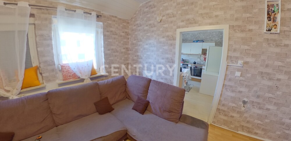 Aufgepasst! Entwicklungsfähiges Zinshaus mit angrenzendem Bau-Gewerbegrundstück 17 zimmer