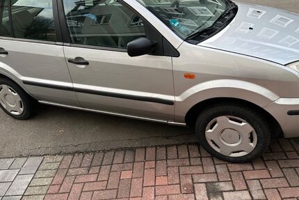 Ford Fusion 186.000 km 2.900 &euro; Wuppertal 42283