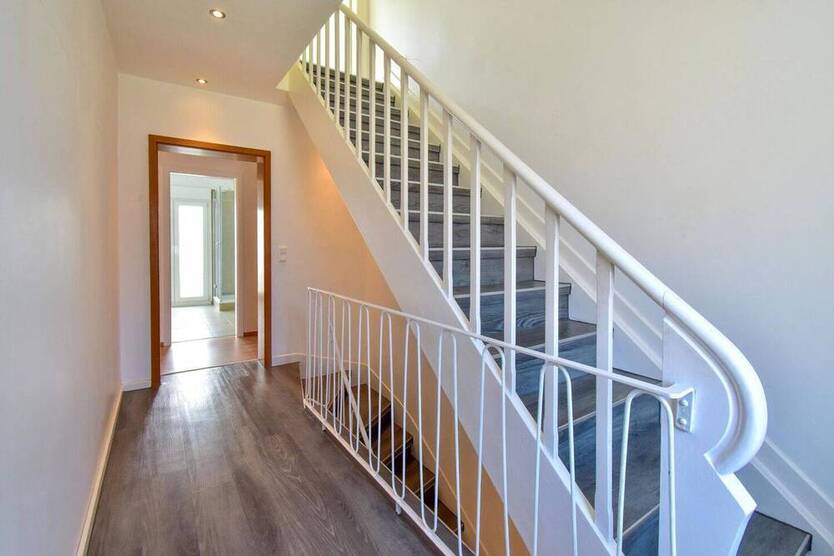 Modernisiertes EFH mit ca. 147m² WFL und ca. 544m² Fläche, klimatisiert & EEK D im Duisburger Süden