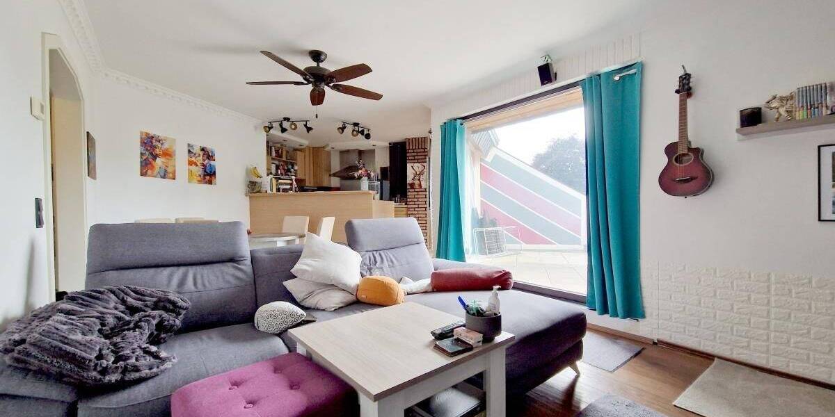 Solide vermietete moderne Wohnung mit Dachterrasse und Garage. 3 zimmer