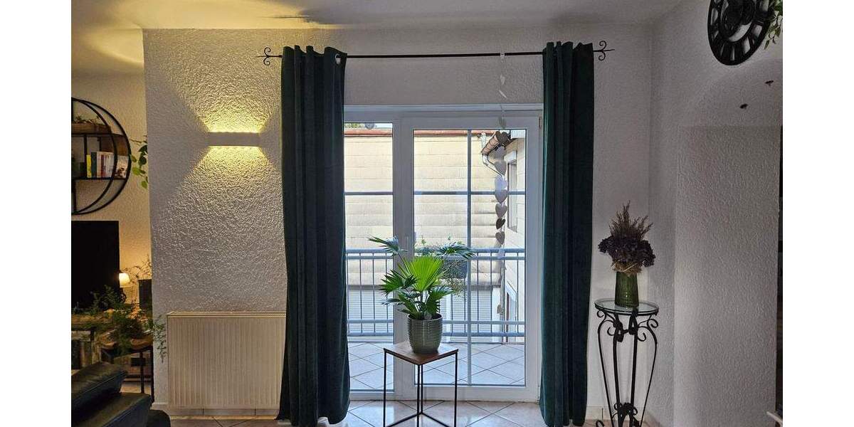 Modernisiertes 2-Familienhaus mit 3 Garagen und attr. Garten in guter und ruhiger Lage in Wetter 9 zimmer