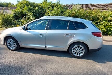 Renault Megane 148.600 km 8.350 &euro; Duisburg 47259