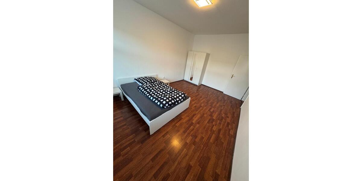 Etagenwohnung Velbert - 4 Zimmer, 90 m&sup2;, 1.210&euro; | Angebot:25882607