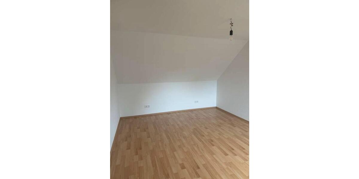 Dachgeschoßwohnung Bochum Eppendorf - 2 Zimmer, 43 m&sup2;, 330&euro; | Angebot:26447956