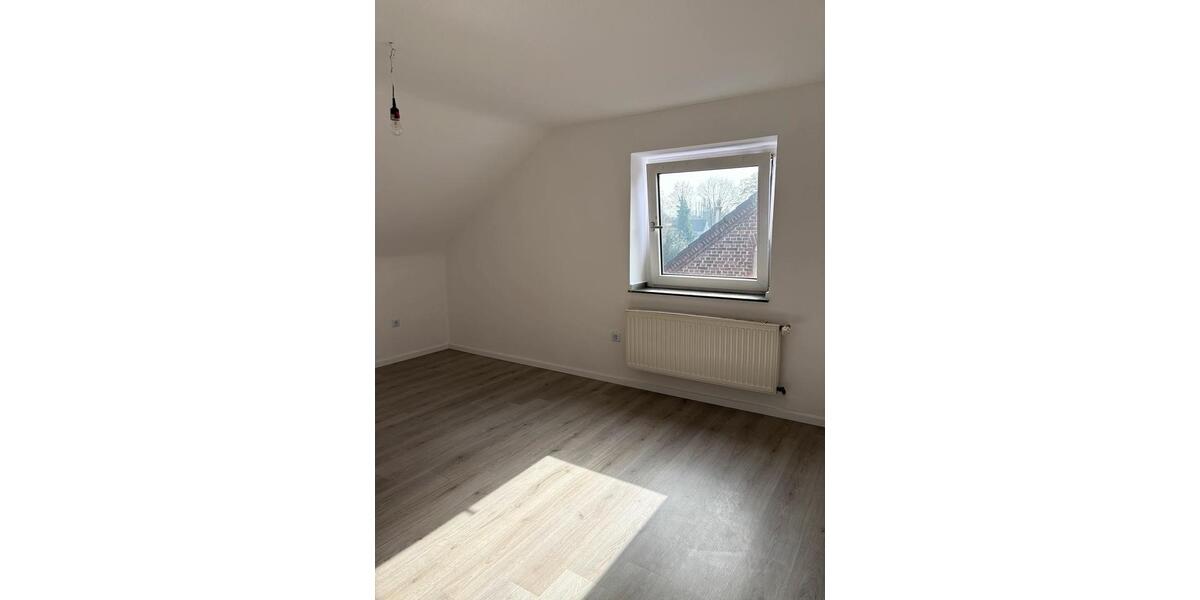 Dachgeschoßwohnung Witten Annen - 2 Zimmer, 50 m&sup2;, 325&euro; | Angebot:25404242