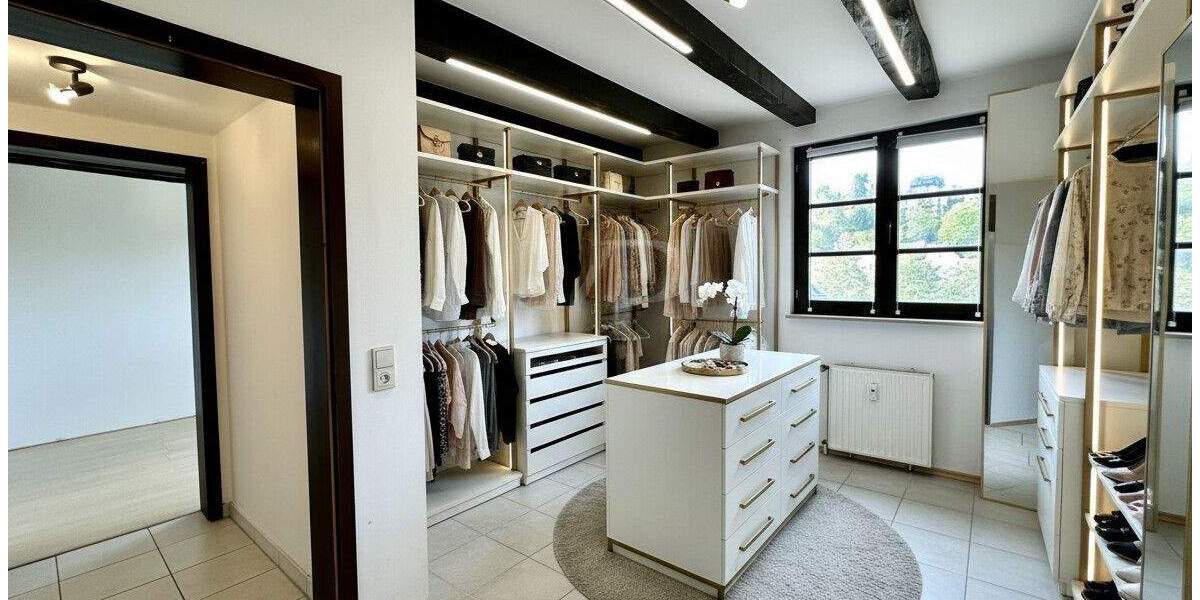 3-Zimmer-Altbau mit Terrasse und Privatzugang 3 zimmer