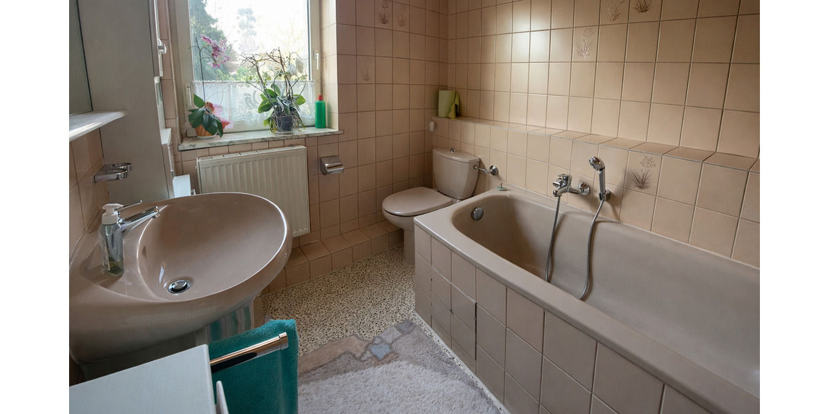 Charaktervolle Doppelhaushälfte mit großem Grundstück 2 zimmer