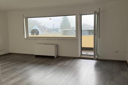 Frisch renovierte, geräumige 3 Zimmer Wohnung 3 zimmer