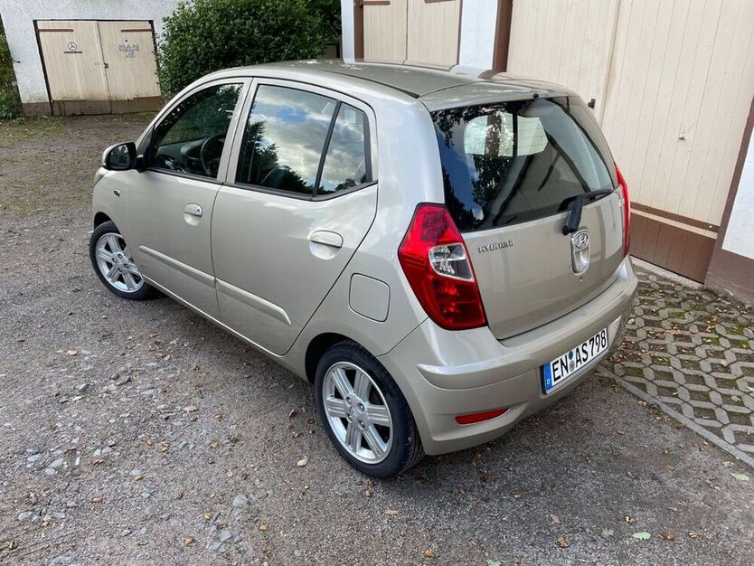 i10