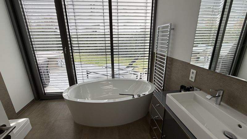 Etagenwohnung Essen Bredeney - 5 Zimmer, 190 m&sup2;, 2.700&euro; | Angebot:25801667