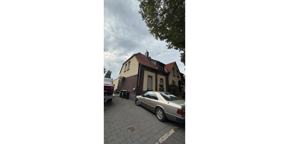 Reihenhaus Duisburg Hamborn - 8 Zimmer, 130 m&sup2;, 315.000&euro; | Angebot:27494832
