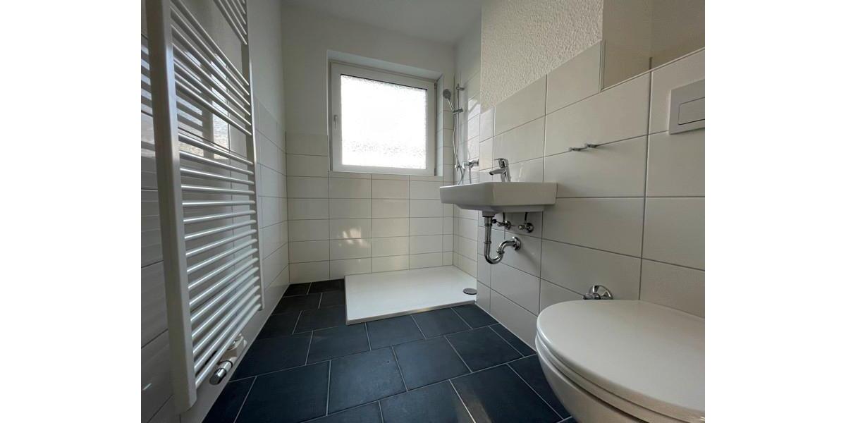 Für Senioren: barrierearme 2,5-Zimmer-Wohnung mit Dusche im EG! 2 zimmer