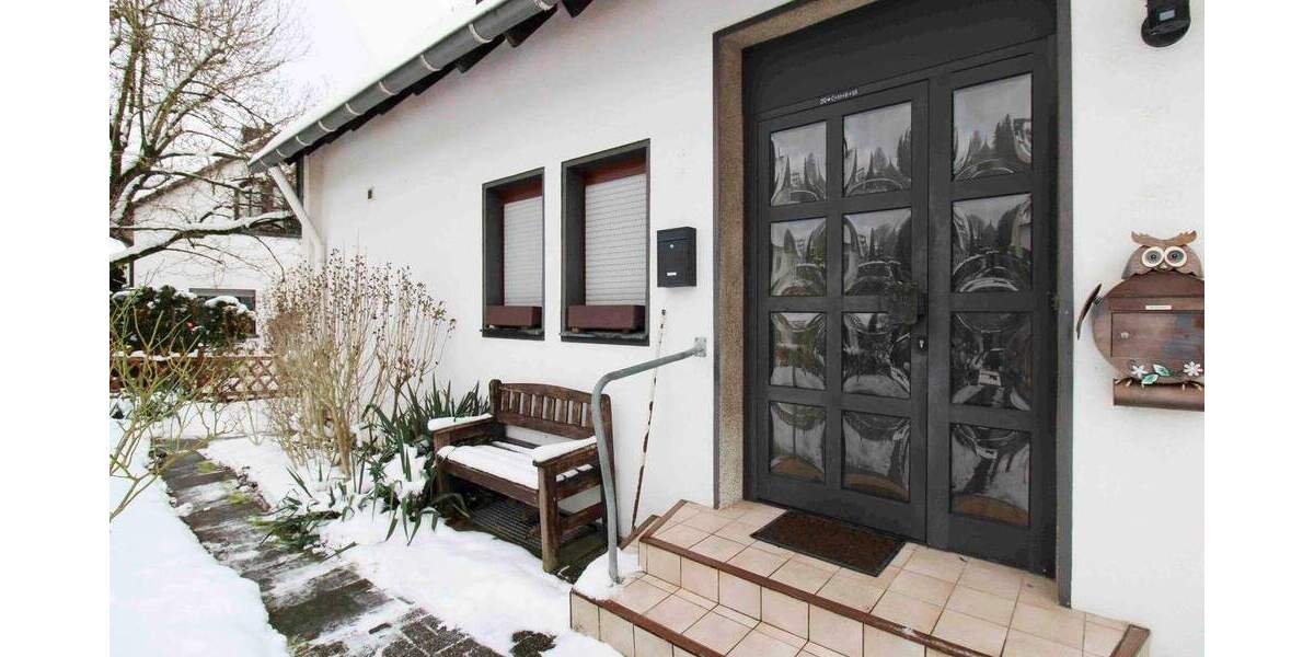 Viel Platz, viele Möglichkeiten: Zweifamilienhaus mit Garten, Wintergarten & Mieteinnahmen! 6 zimmer