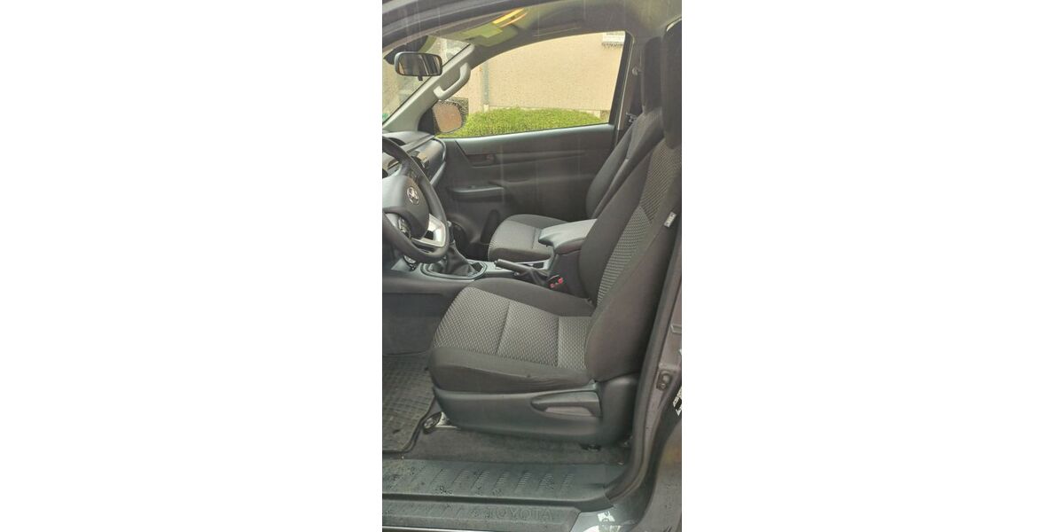 Toyota Hilux 53.500 km 33.500 &euro; Bochum 44892