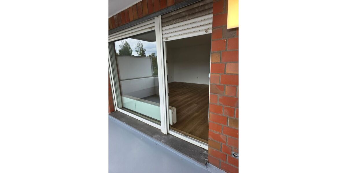Renovierte 2,5 Zimer-Wohnung mit Aufzug, Balkonkraftwerk, Video-Sprechanlage, Garage (Warmmiete: 1.040 + 100 Garage) - Etagenwohnung Duisburg Meiderich | Angebot:27473556