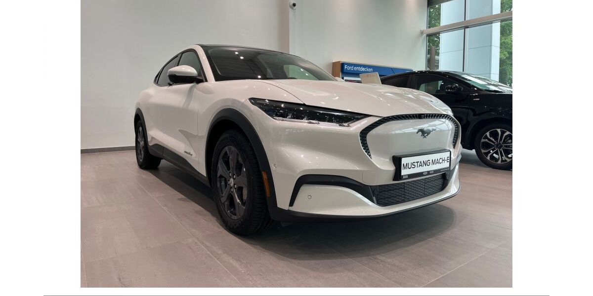 Ford Mustang Mach-E 25.900 km 32.890 &euro; Oberhausen (am CentrO) 46047