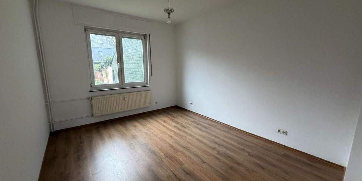 Etagenwohnung Duisburg Mittelmeiderich - 3 Zimmer, 61 m&sup2;, 500&euro; | Angebot:25736815