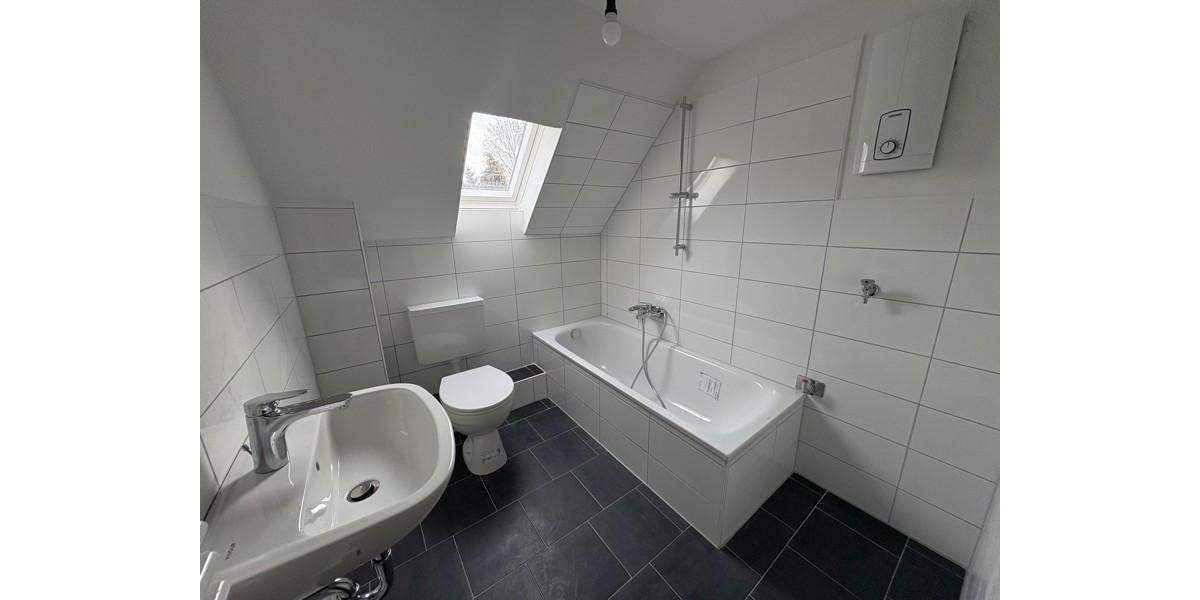 Dachgeschoßwohnung Essen Stadtbezirk V - 3 Zimmer, 62 m&sup2;, 558&euro; | Angebot:23324761