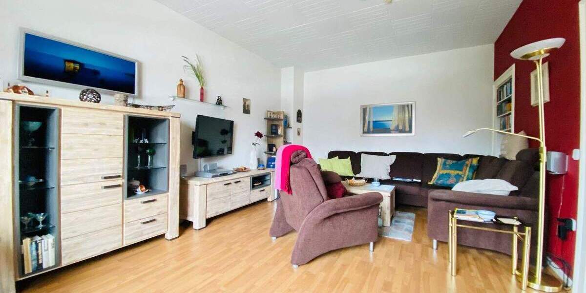 Attraktive Altbauwohnung in direkter Innenstadtlage mit PKW Garage 3 zimmer