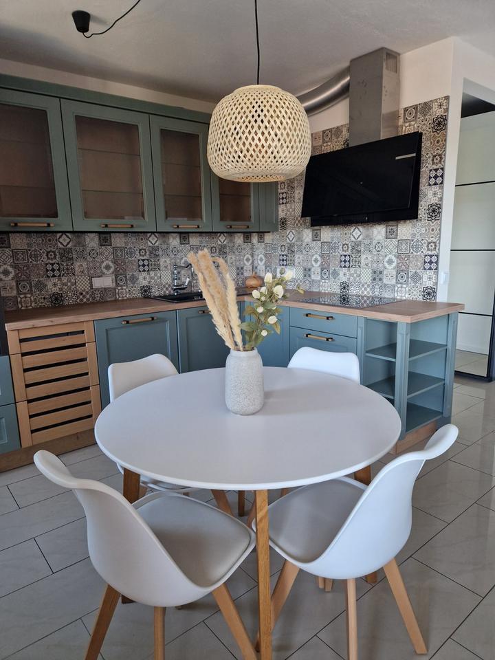 Modern & bezugsbereit: 3-Zimmer-Wohnung mit Balkon und Garage zimmer